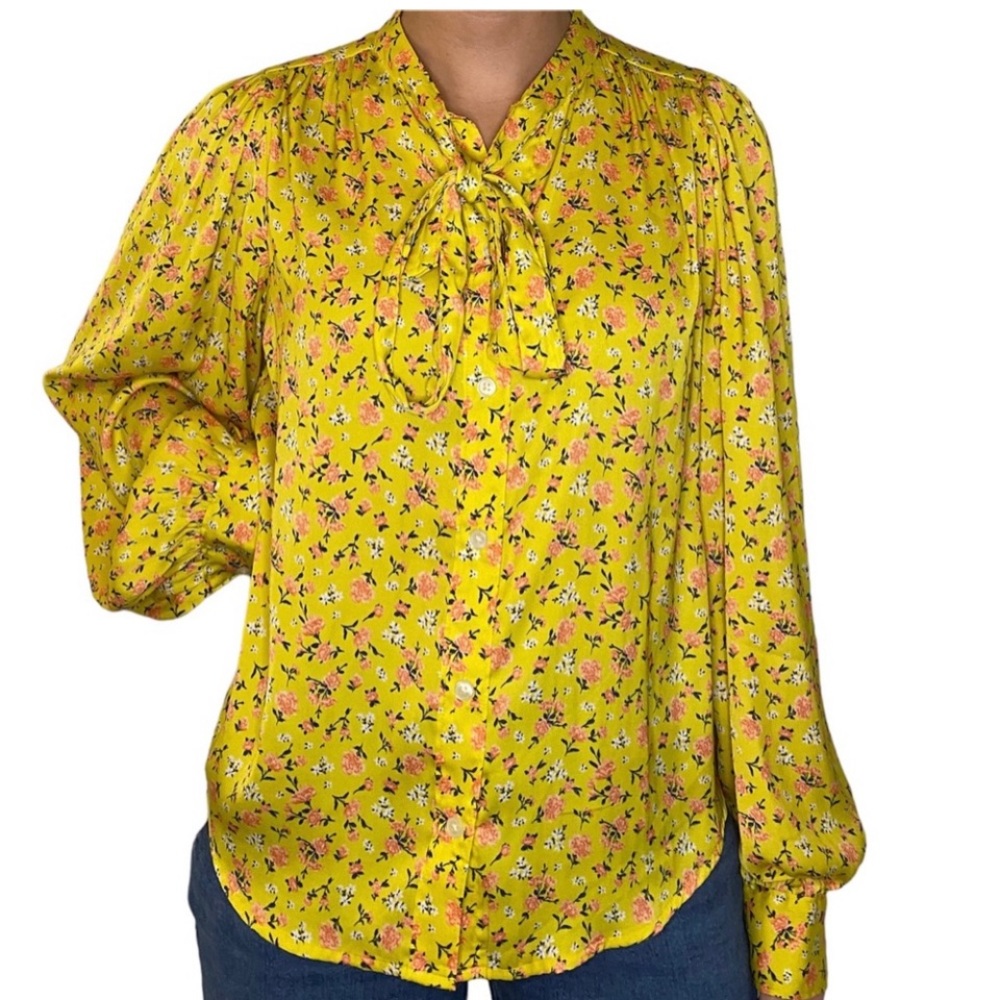 Levi’s Yellow Pink Floral Marianna Button Down Long Sleeve Blouse Bow Collar.
